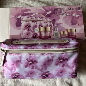 New, Estee Lauder Pink Floral Women's Bag with box .cosmetics not included.